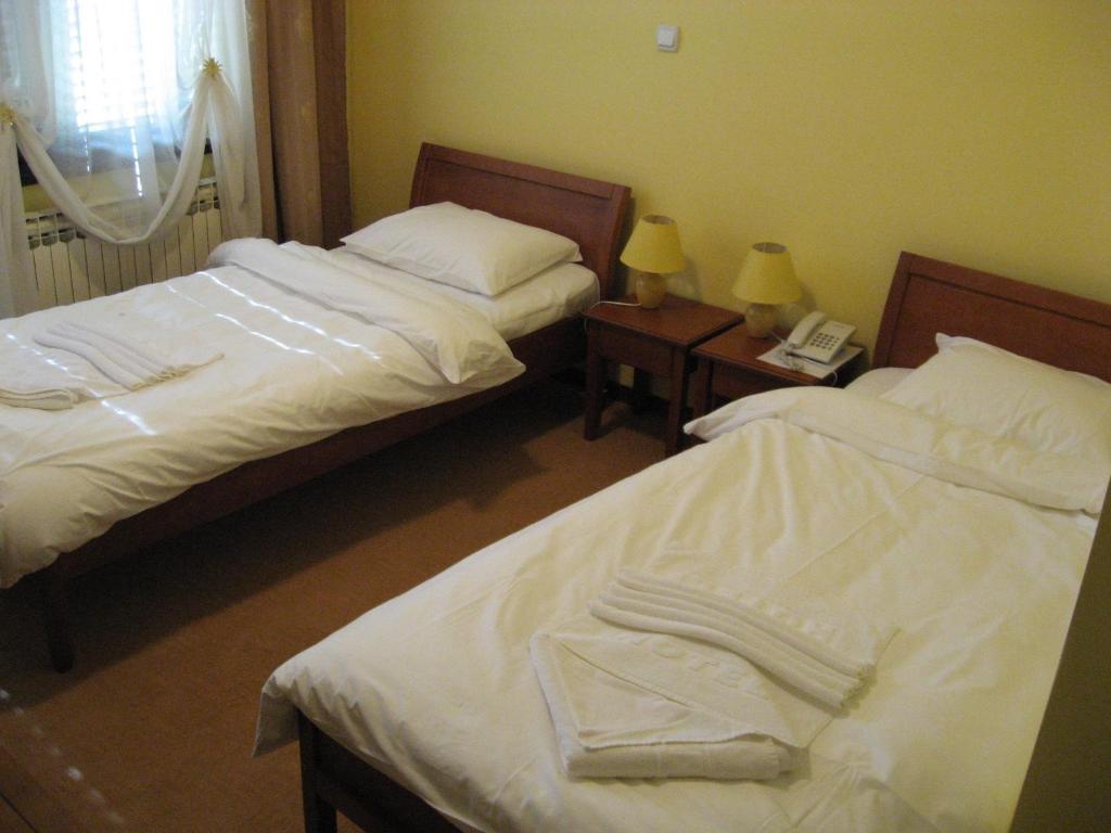 Hotel Vila Sunce Stara Pazova Quarto foto