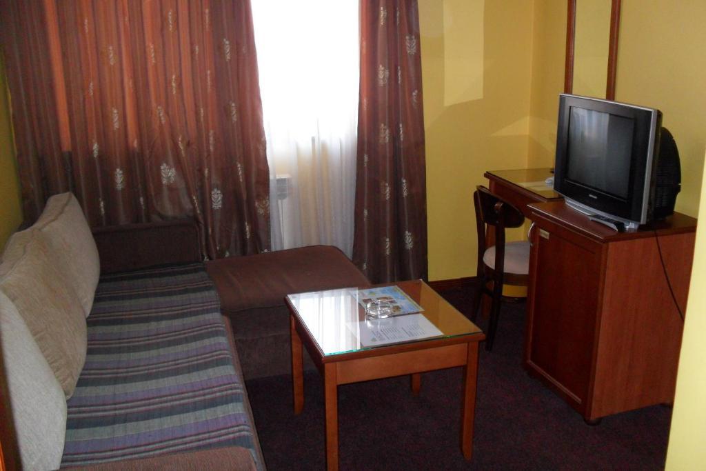 Hotel Vila Sunce Stara Pazova Quarto foto