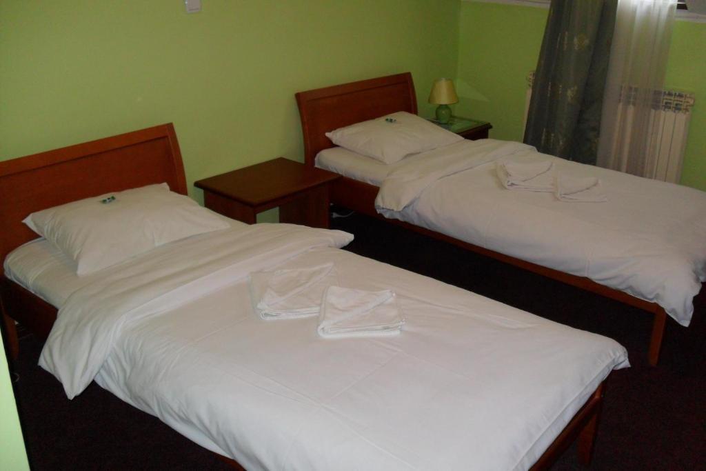 Hotel Vila Sunce Stara Pazova Quarto foto