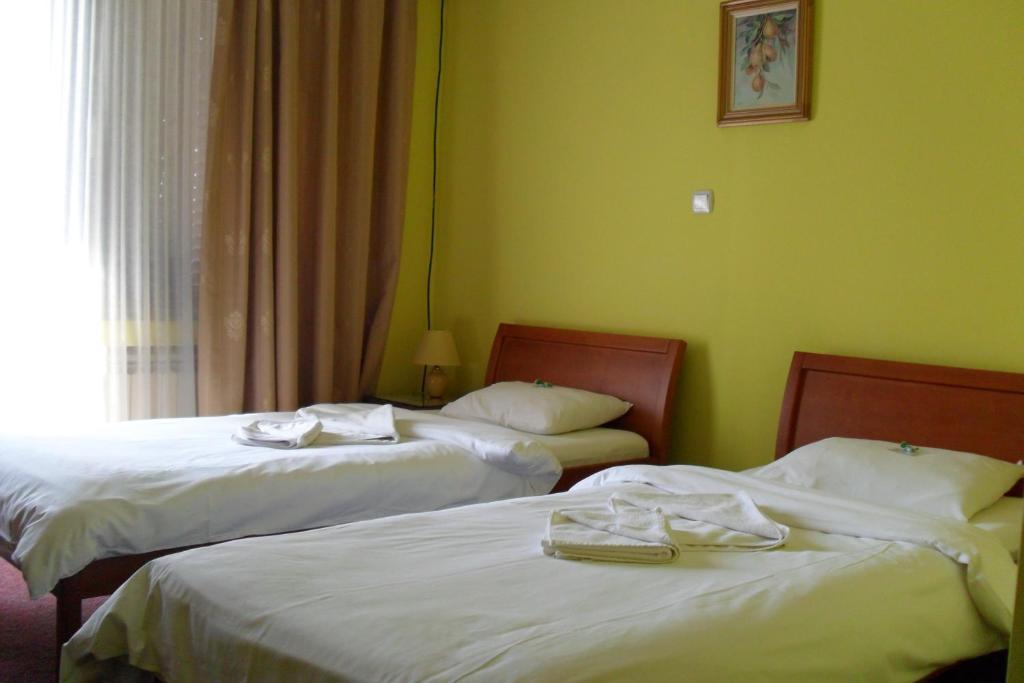 Hotel Vila Sunce Stara Pazova Quarto foto